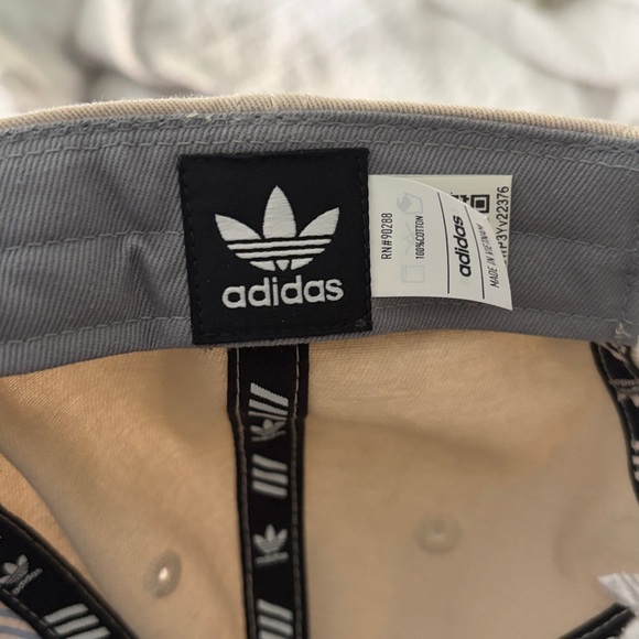 Adidas Beige Cap with White Logo - Picture 4 of 4
